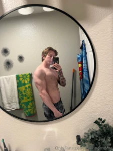 One day closer to friday here are a few pics i took this morning