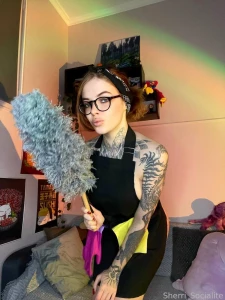 Babe if i go to your room and start cleaning what should i clean first