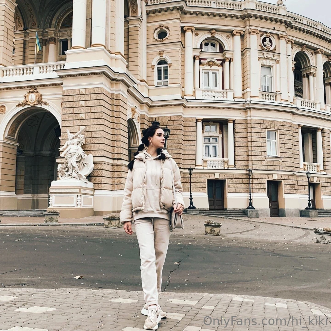 Architecture is impressive but i bet your eyes are still on me 