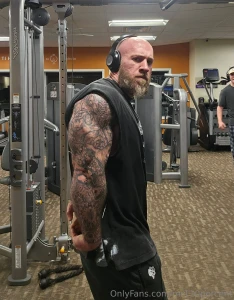 Arm day 1 of 2 done checked in at 225 this am 10 weeks out from first part 1