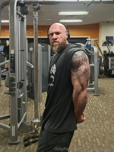 Arm day 1 of 2 done checked in at 225 this am 10 weeks out from first part 2