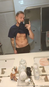 Hey baby hope you have a great monday be back in the gym tonight stay