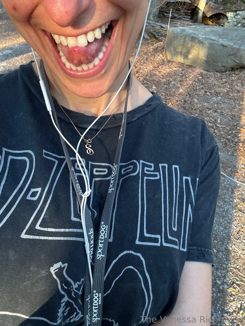 Yes i do offering sexting and i m a very dirty poet dm for more 