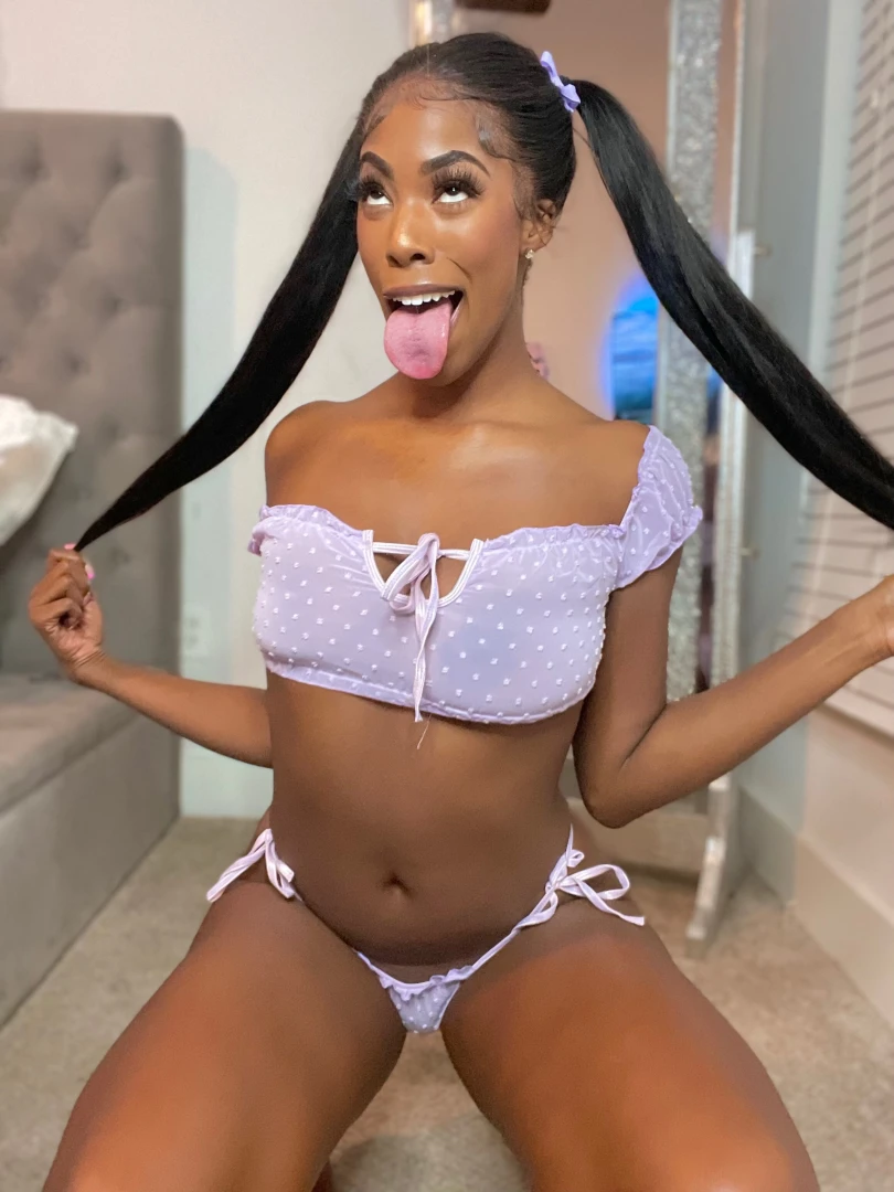 All i need is your dick down my throat daddy 