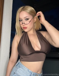 It s friday so i threw on a chill outfit and a cozy top and want to go