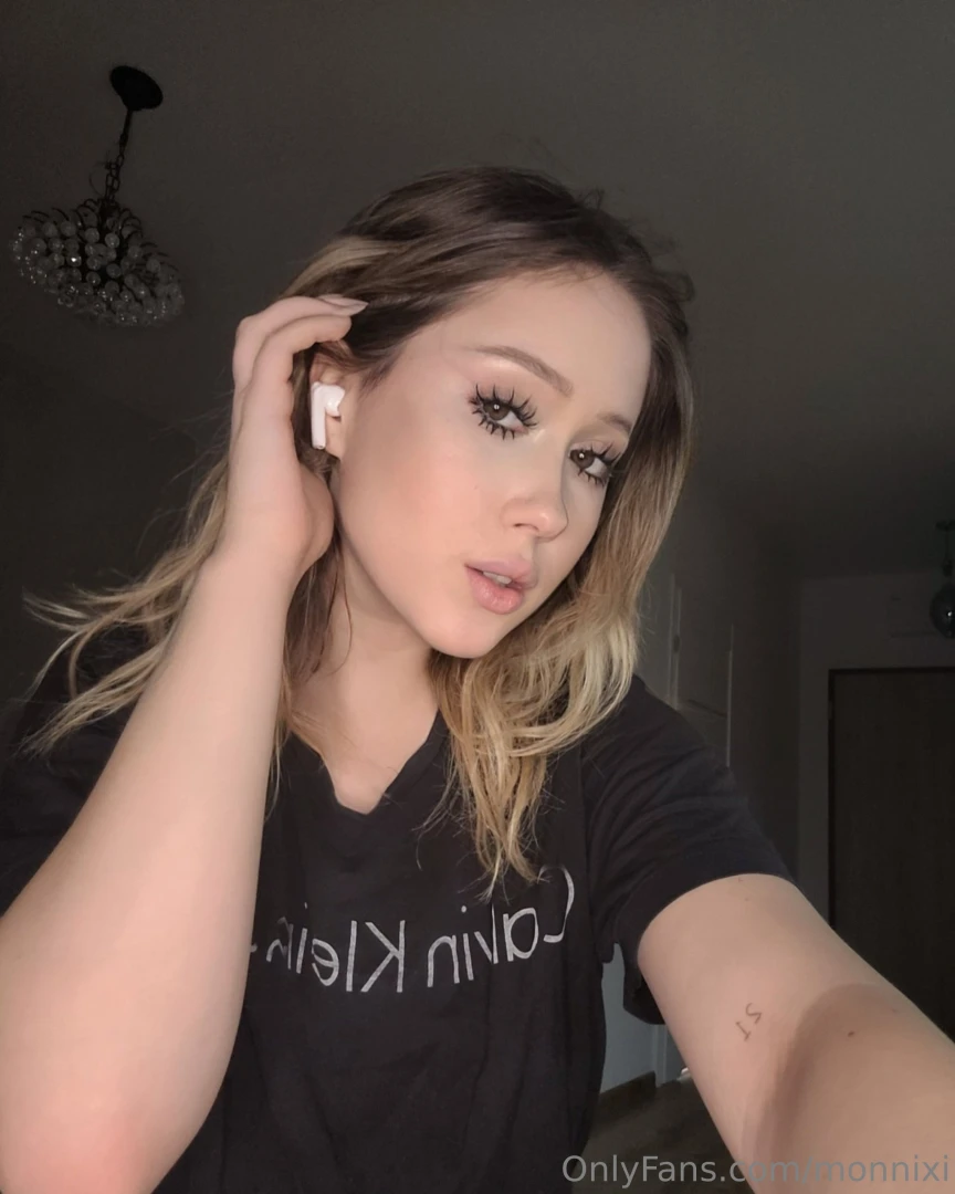 I blast hot summer beats through my earbuds and my hips start swaying 