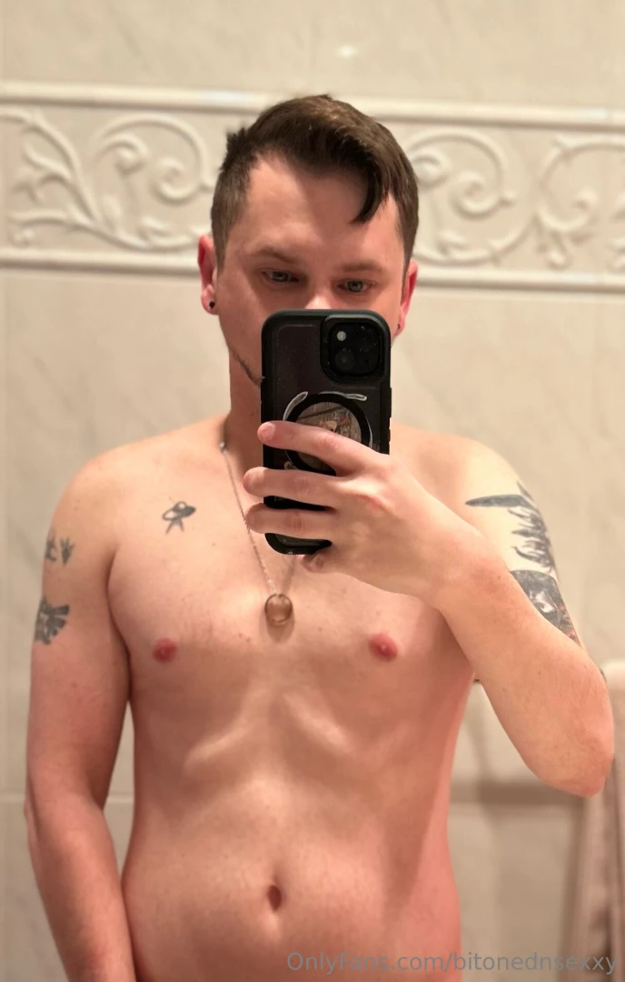 Got my morning workout in getting these abs stronger anyone wanna join 