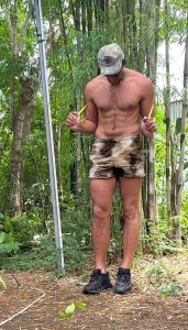 Soldier workout in the jungle