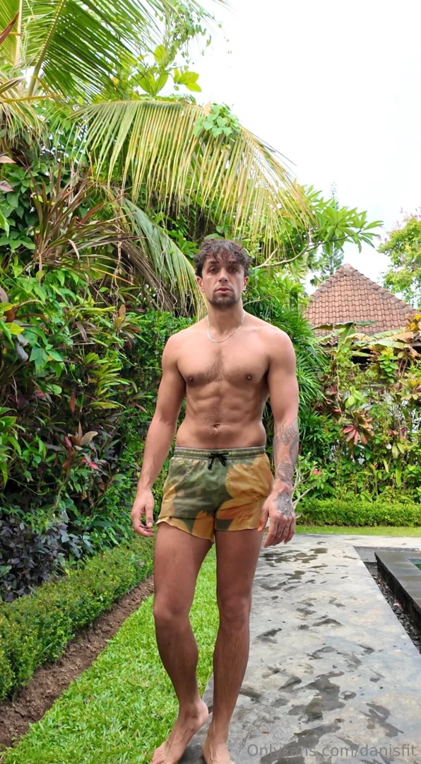 Full day of eating focusing on high protein amp whole foods of fast in 