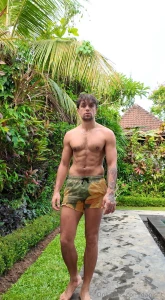 Full day of eating focusing on high protein amp whole foods of fast in