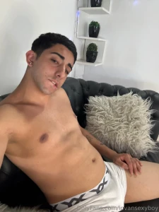 Hey bbs today i bring new content in the couch with my new white part 6