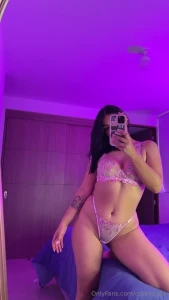 Am i hot enough for you lemme know in the dm s