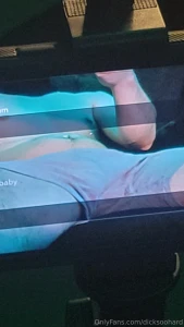 I m streaming live right now