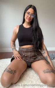 mommypaigexo - Try not to touch i dare you see my xxx explicit version go to my vip part 1 