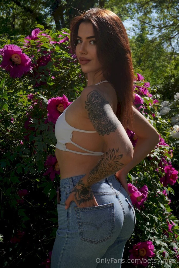 Scarlettandrsn she have no taboo and ready to have fun she likes to be part 23 