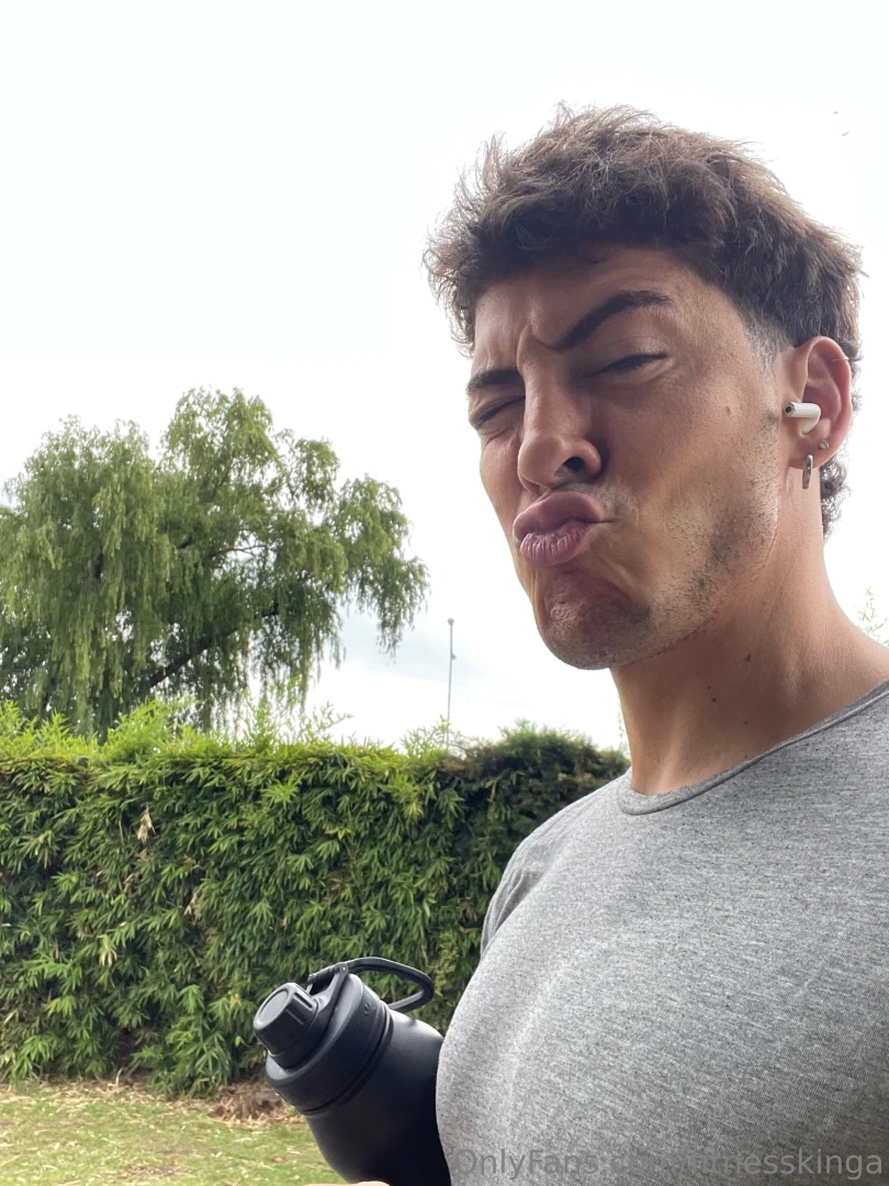 Gym time baby back and biceps today 