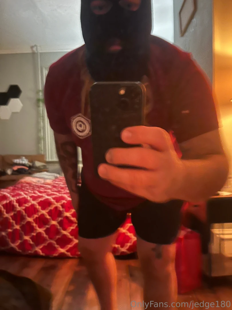 Hello lovelies straight shot to the face from that cum shot had about part 1 