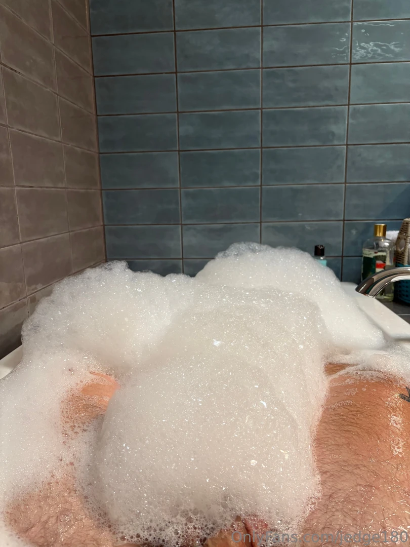 A little bubble bath they are always better with 2 