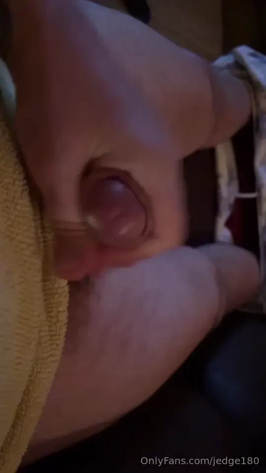 Just a messy wank for your enjoyment i need help cleaning up 