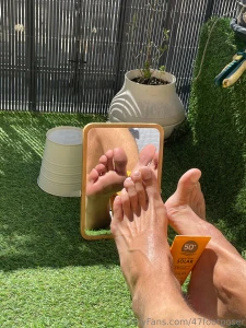 It s sunny and i love to put my sun block on part 5