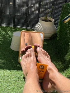 It s sunny and i love to put my sun block on part 4