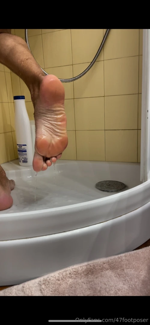 Quick little shower sesh before leaving 