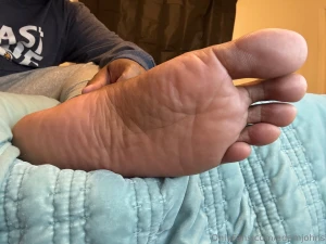 Check your dms and tell me which pic you like the most