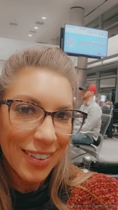 Sorry for my delay responding i m finally boarding for my trip to las