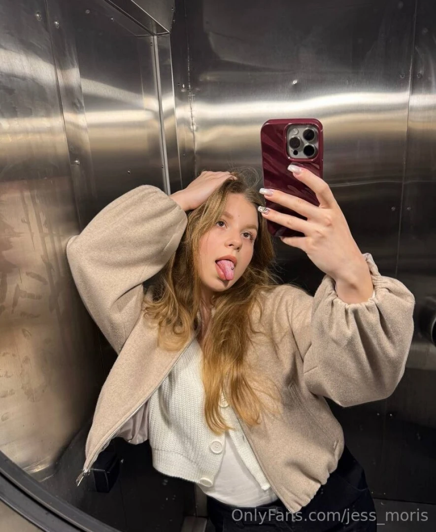 I m still learning how to be me sometimes i m shy sometimes i feel too 