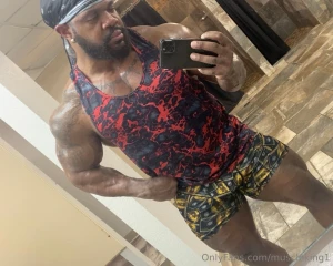 Getting leaner so my veins are coming out more 5 6 225 lbs now