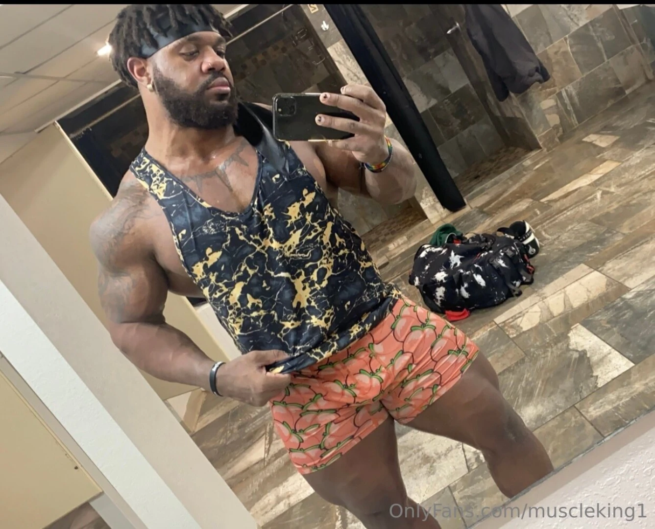 Not the usual nude but i like showing off my big legs and strong 