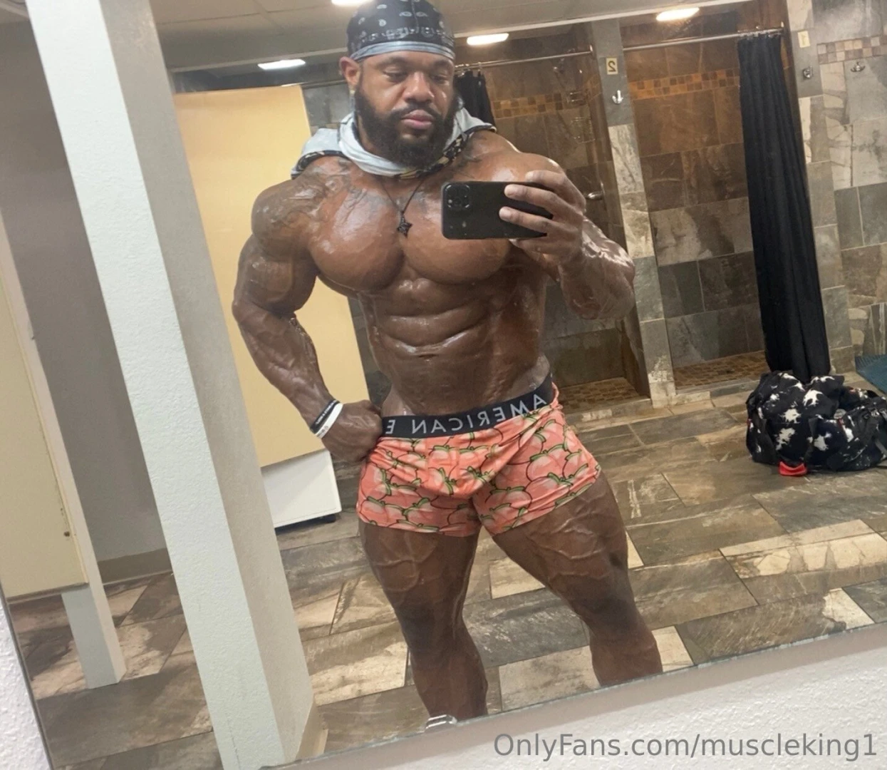 Make today the best day possible happy friday xoxoxo muscledaddy 