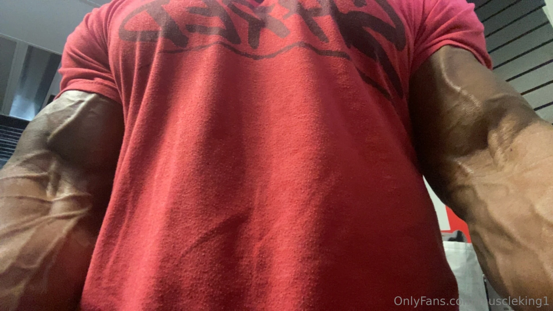 Good morning sound on spread the vibes happy monday -muscledaddy 