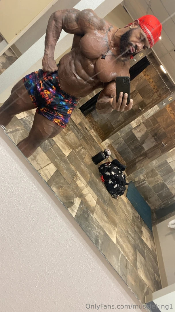 Taken after my workout today so pumped and veiny 5 more weeks until i 