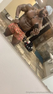 How s your day i just wanna show off for you muscledaddy bodybuilder