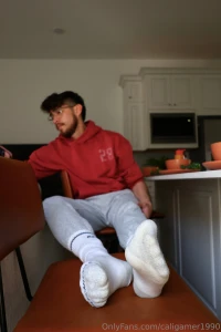 Lounging around and sniffing my sweaty smelly socks you should be part 3