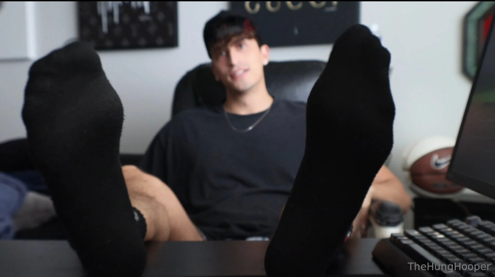 Pov you let an alpha with giant size 15 feet drain your pockets don t 