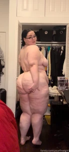 I heard we wanted some more full body shots hehe bbw ssbbw thighs