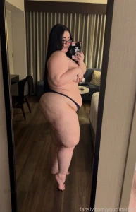 A little full body shots ass bbw ssbbw widehips tummy thickthighs part 1
