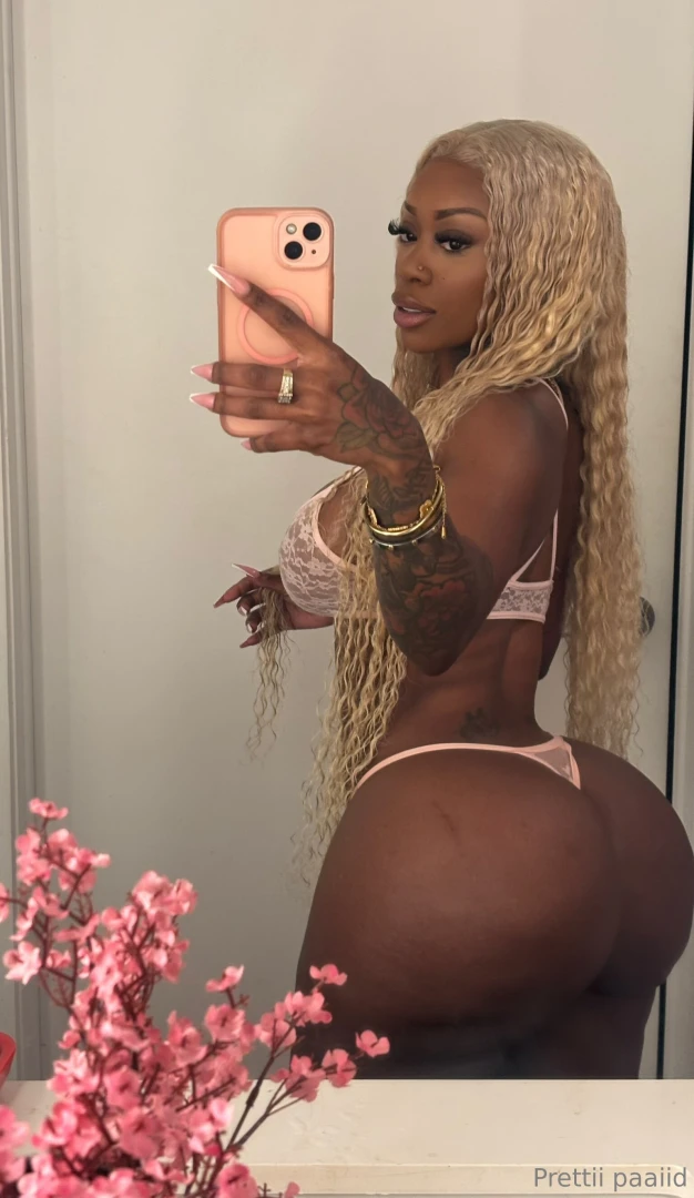 I know you re staring try not to drool on your screen 