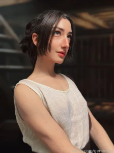 The moon s too bright tonight and too low sailors say that means