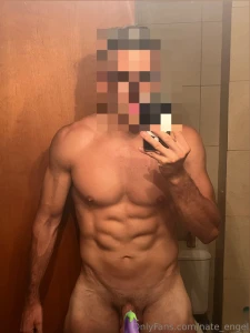 Today i woke up super horny and wanting to touch myself all day who of