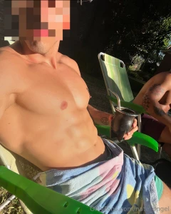 Today i m getting some sun while i send content to my fans i love that