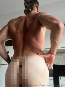 Do you want to see all this uncensored tell me by dm leave a tip and