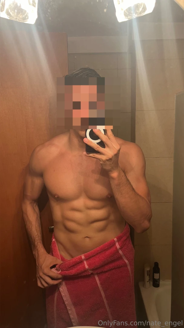 Hi everyone do you like my body do you want to try it you can access 