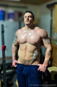 Friday who is partying with me after i get a workout in of course