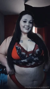 Something about red and black together just gets me