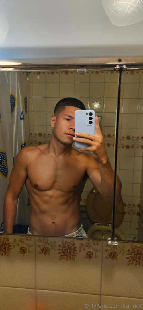 Describe me in this photo 