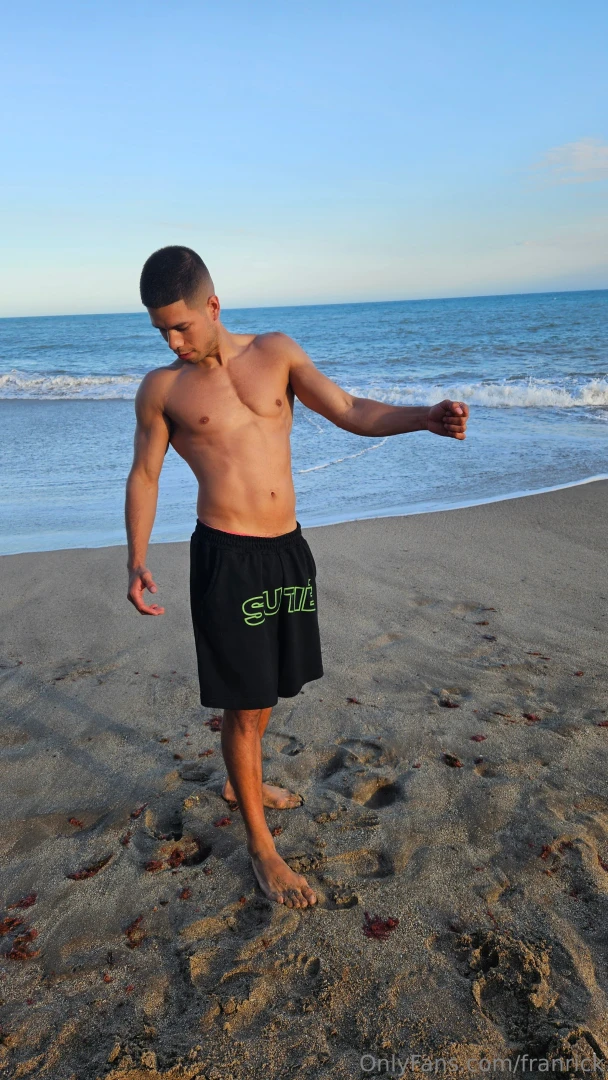 Follow me on my vip page vipfrank 