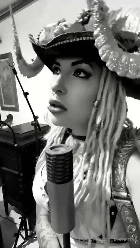 Xzanthia here don t be shy darling i know exactly what you came for 